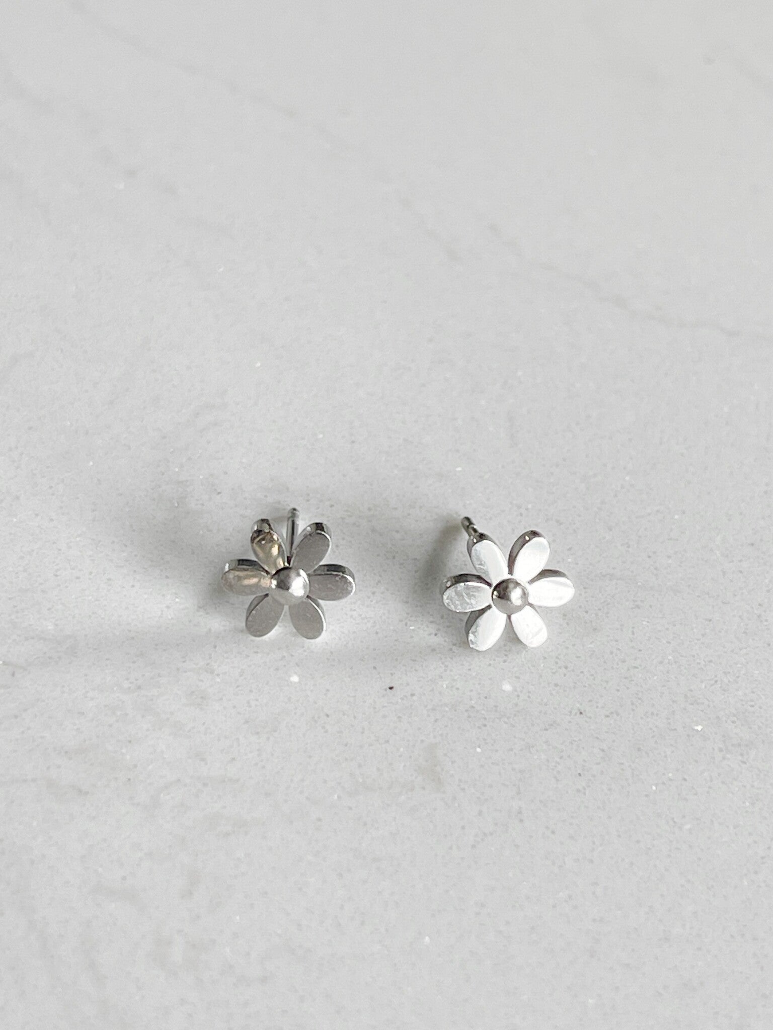 Daisy Flower - Stud - Earrings - Stainless Steel