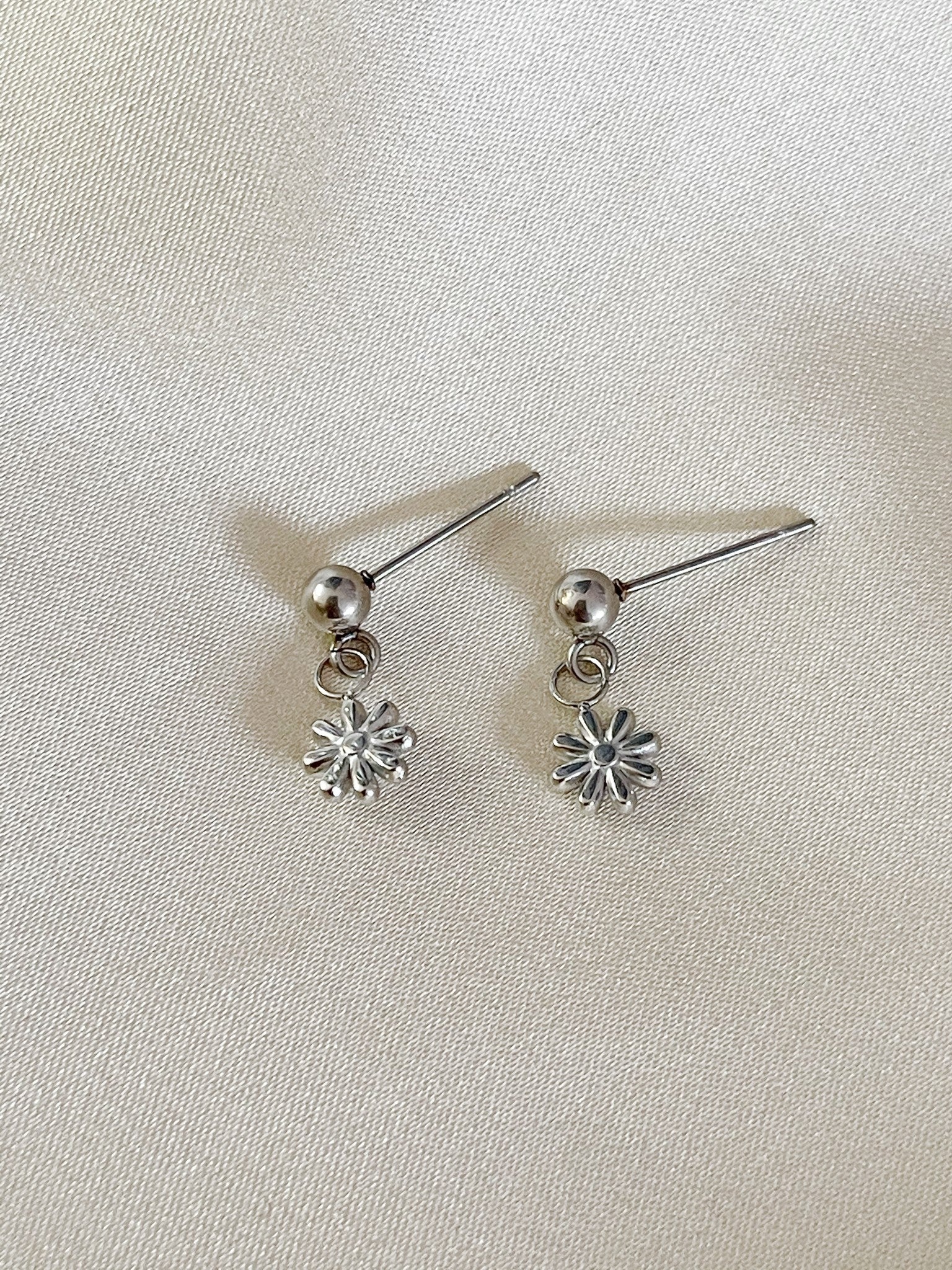 Little Daisy Stud - Earrings - Stainless Steel